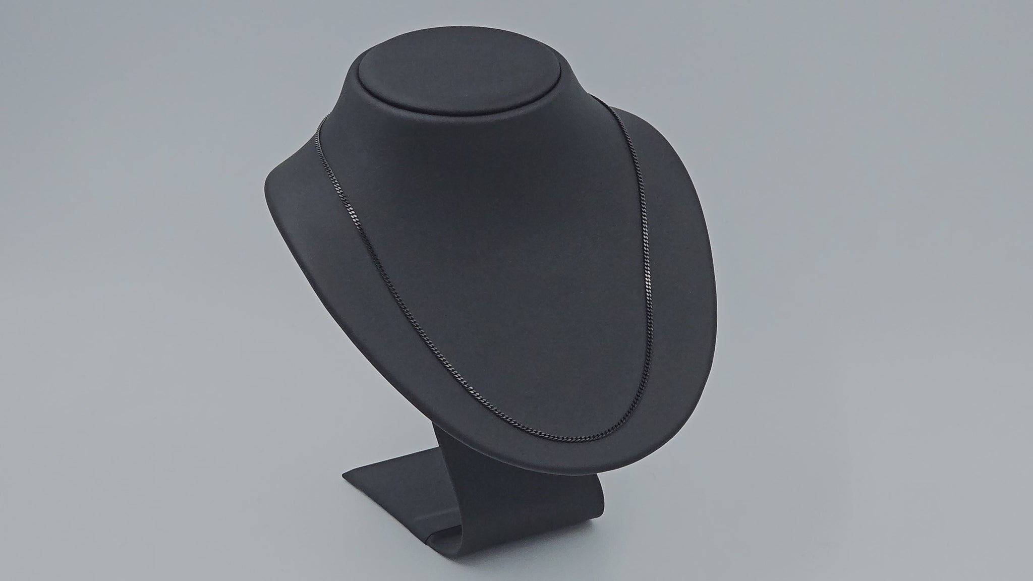 Royal Rolling The Audacious, Black Necklace, Stainless steel, Video